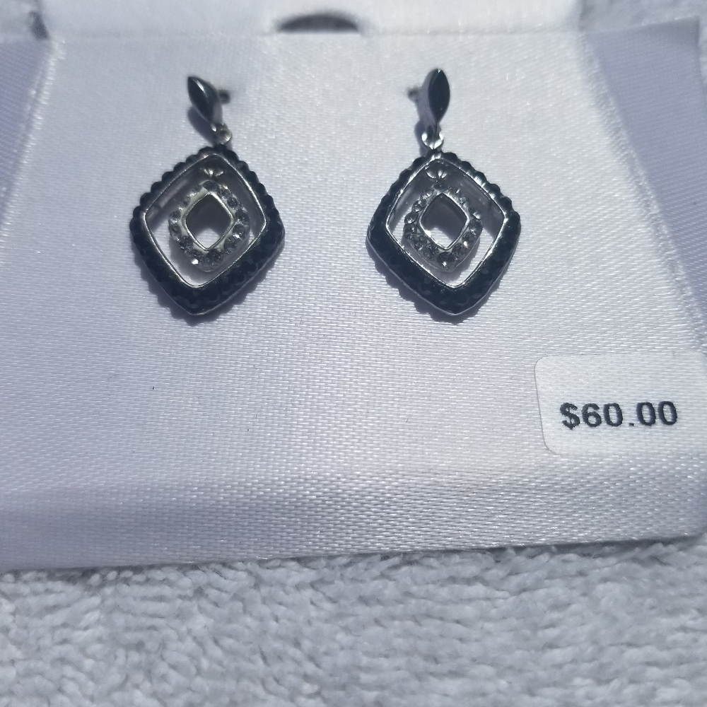 Black n white stone earrings